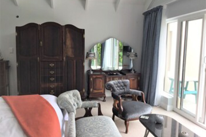 Room 67 of 98