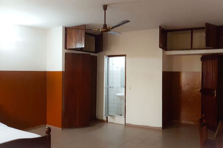 Room 11 of 25