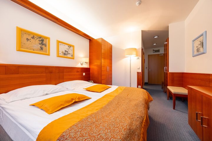 Room 36 of 155