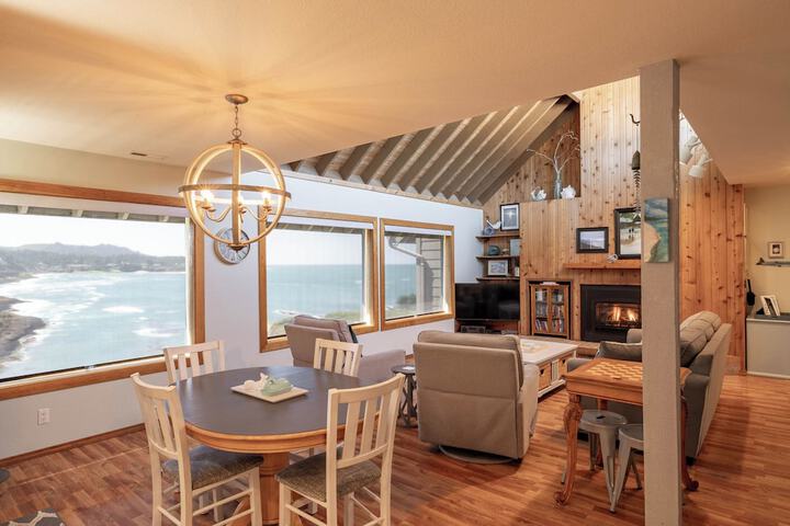 Idyllic Coastal Haven - Whale Watch in Depoe Bay!