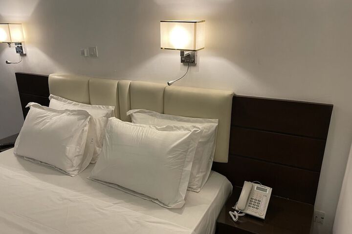 Room 17 of 105