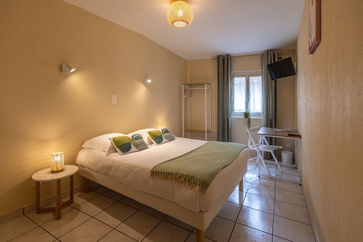 Room 10 of 36