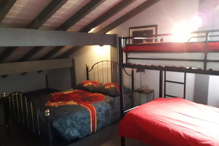 Room 3 of 10