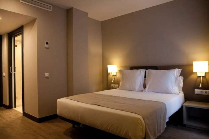 Room 15 of 31