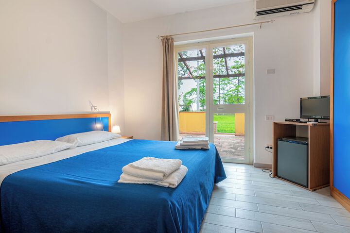 Room 15 of 27