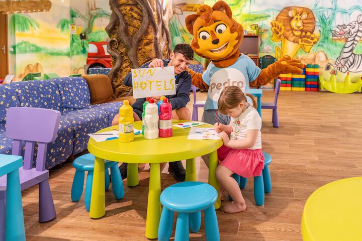 Childrens Activities 105 of 138