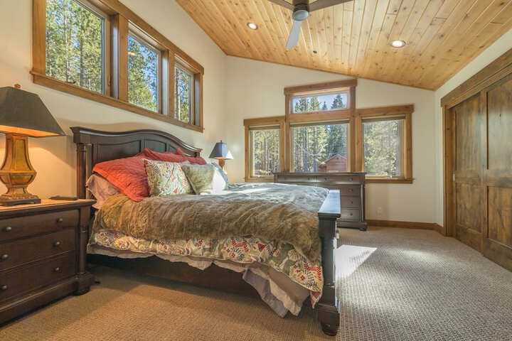 Room 4 of 25