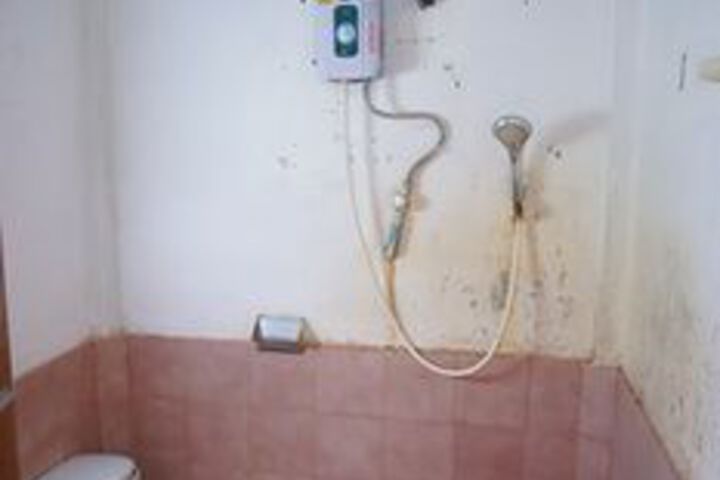 Room 2 of 38
