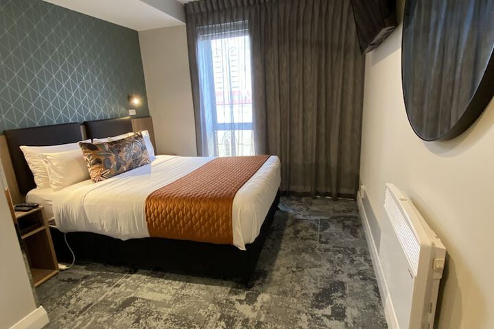 Room 33 of 116