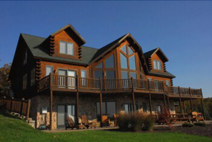 Exterior of Fiannas Landing Five Bedroom Holiday Home