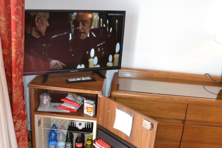 Room 27 of 53