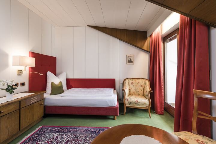 Room 11 of 70
