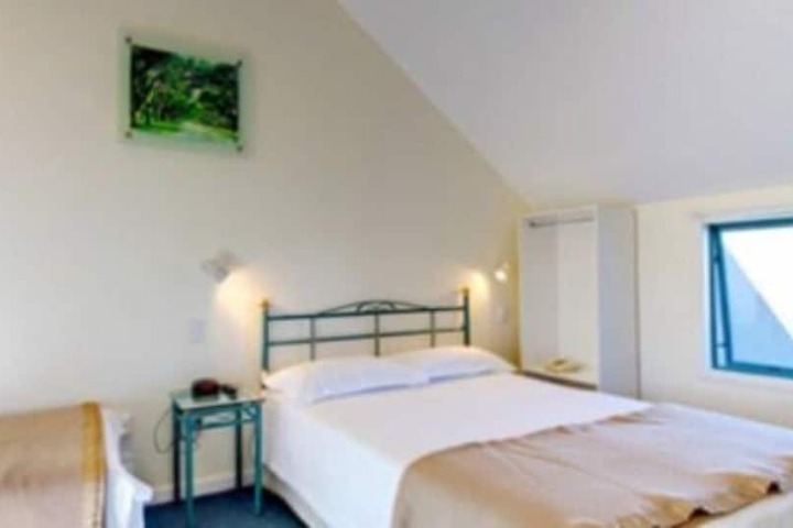 Room 4 of 44
