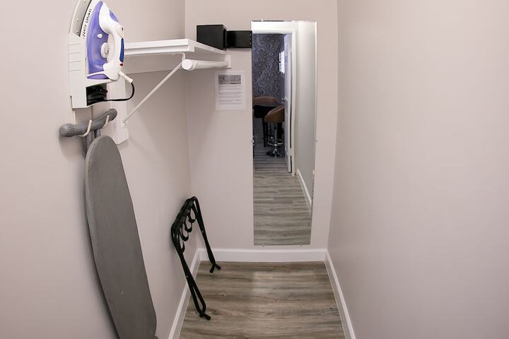 Iron/ironing board