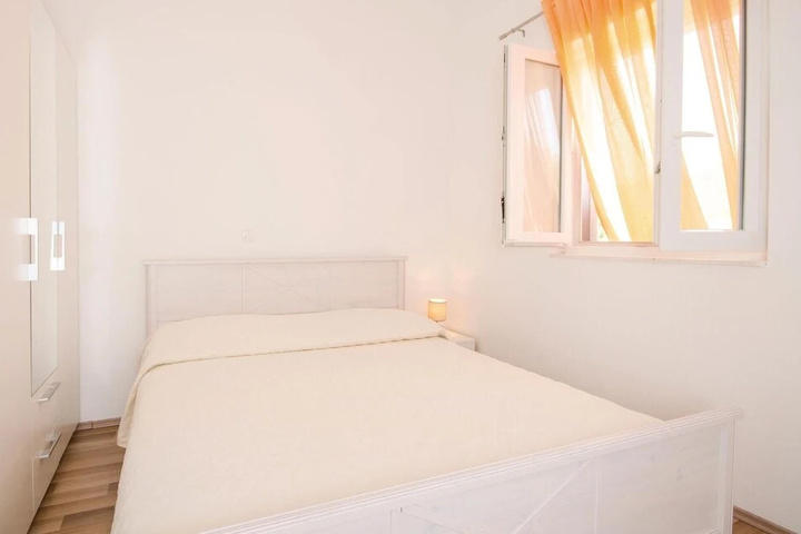 Stunning Home in Blizna Donja With Wifi and 4 Bedrooms