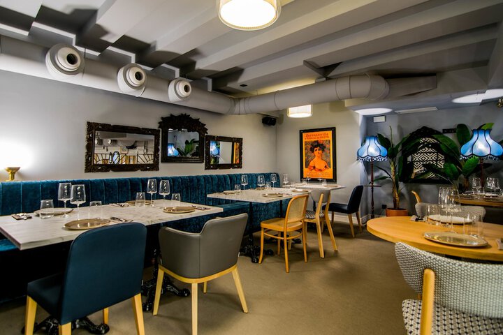 Dining 54 of 77