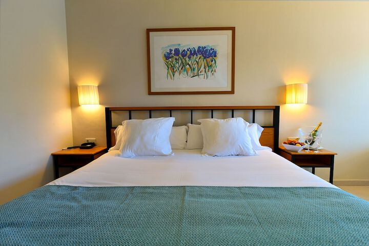 Room 8 of 62
