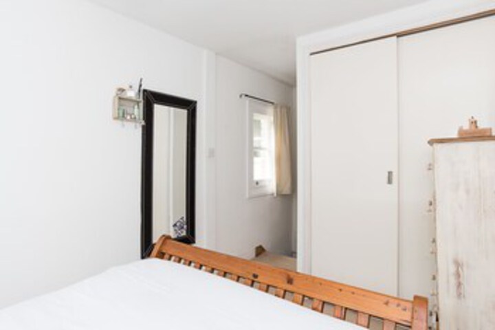 Room 10 of 21