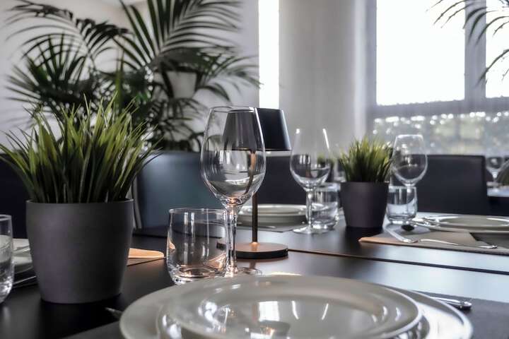 Dining 31 of 36