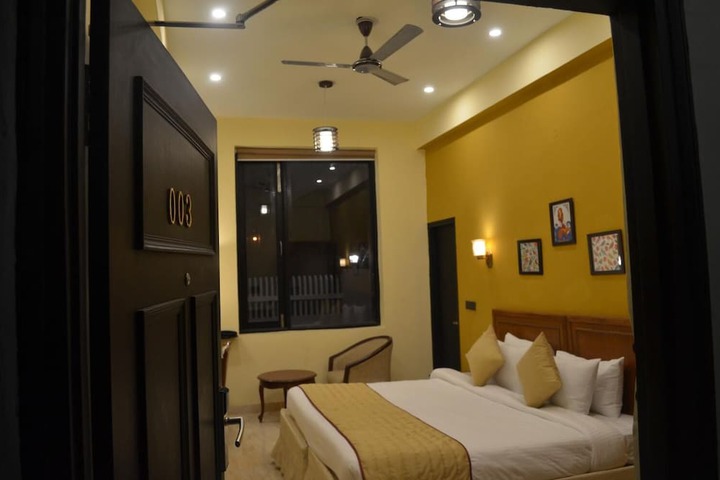 Room 10 of 40