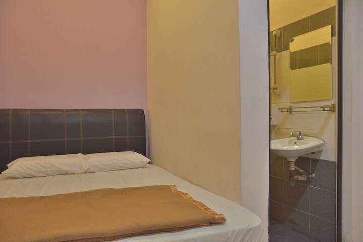 Room 14 of 34