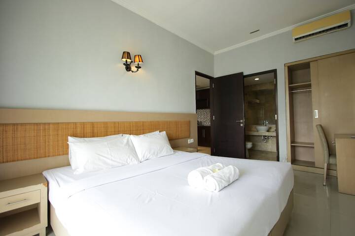 Room 10 of 35