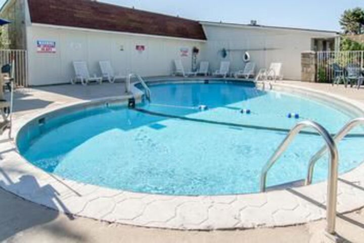 Pool 31 of 35