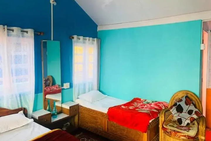 Room 2 of 6