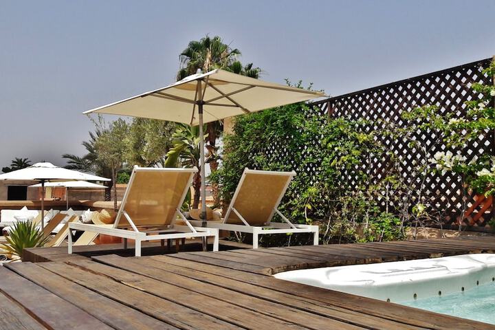 Sundeck 73 of 80