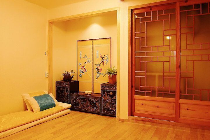 Room 12 of 34