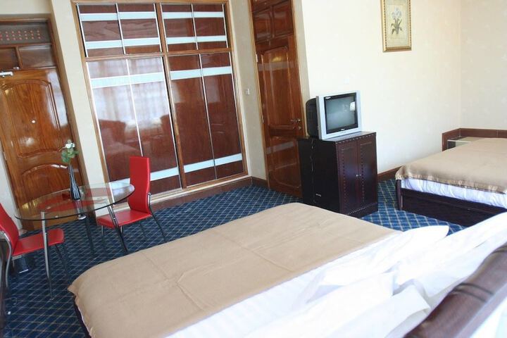Room 19 of 34