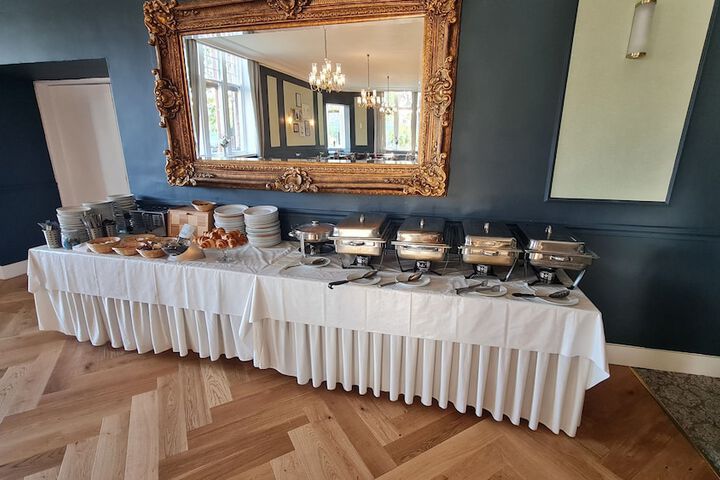 Dining 75 of 133