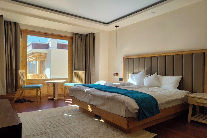 Room 4 of 40