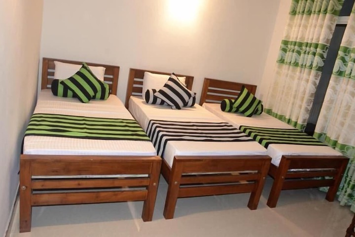 Room 5 of 13