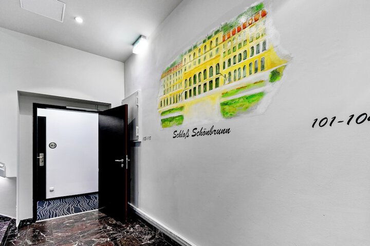 Ballroom/Hall 60 of 62