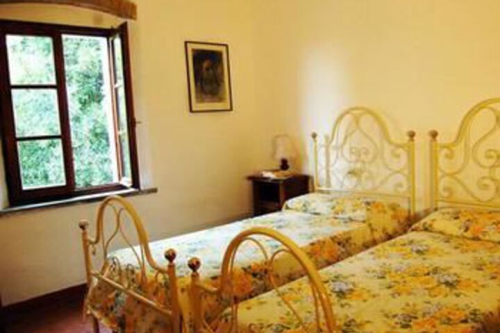 Room 8 of 18