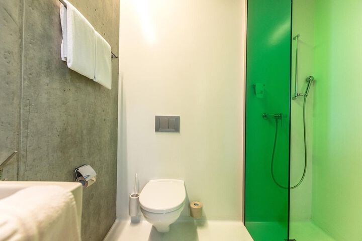 Room 20 of 39
