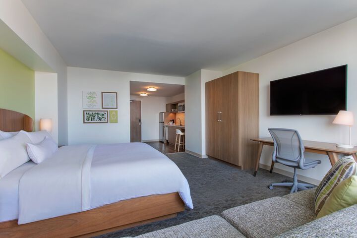 Room 15 of 37