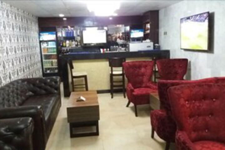 Lounge 5 of 47