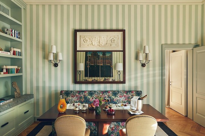 Room 43 of 94