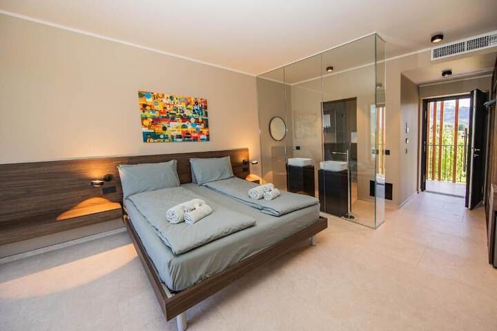 Room 14 of 34