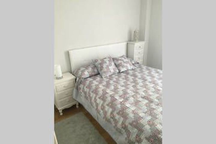 Room 5 of 16