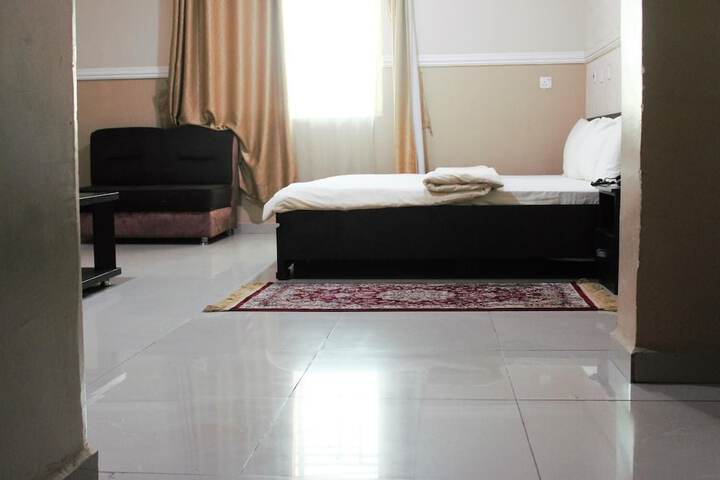Room 4 of 44
