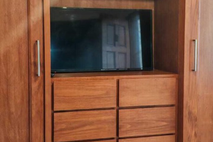 Room 208 of 242