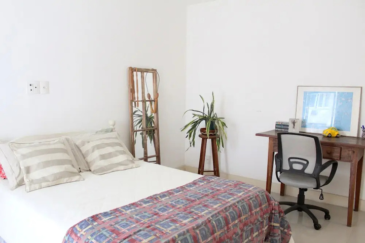 Room 4 of 15