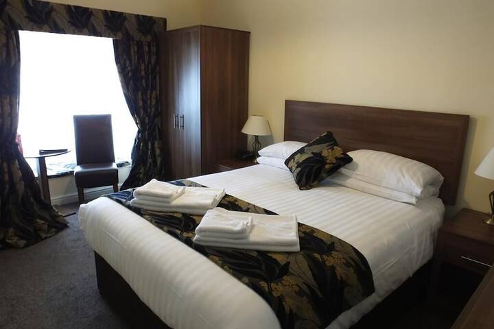 Room 3 of 34