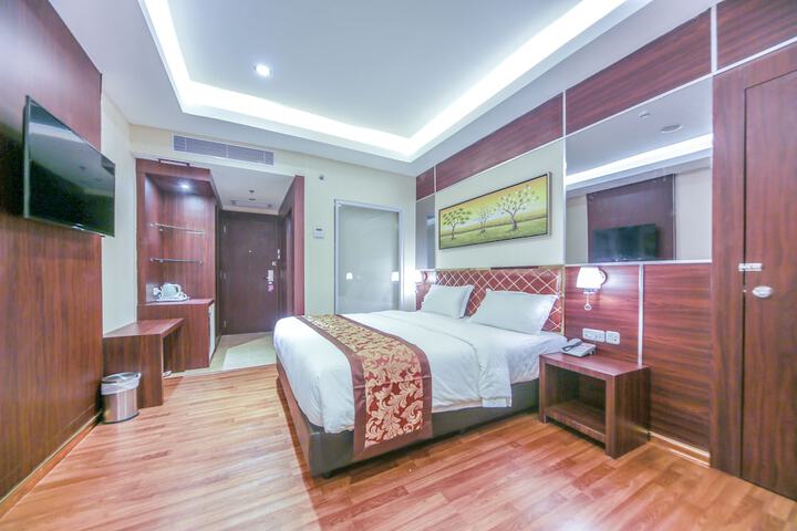 Room 12 of 64