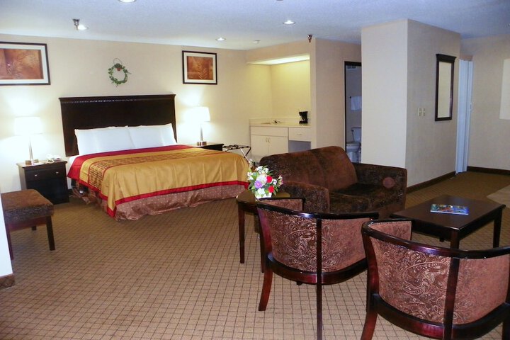 Standard | King Bed (1 of 12)
