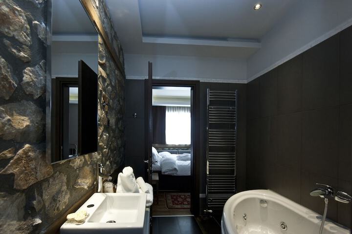 Room 9 of 22