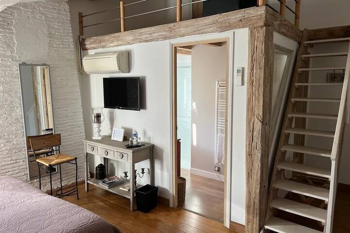 Room 14 of 49